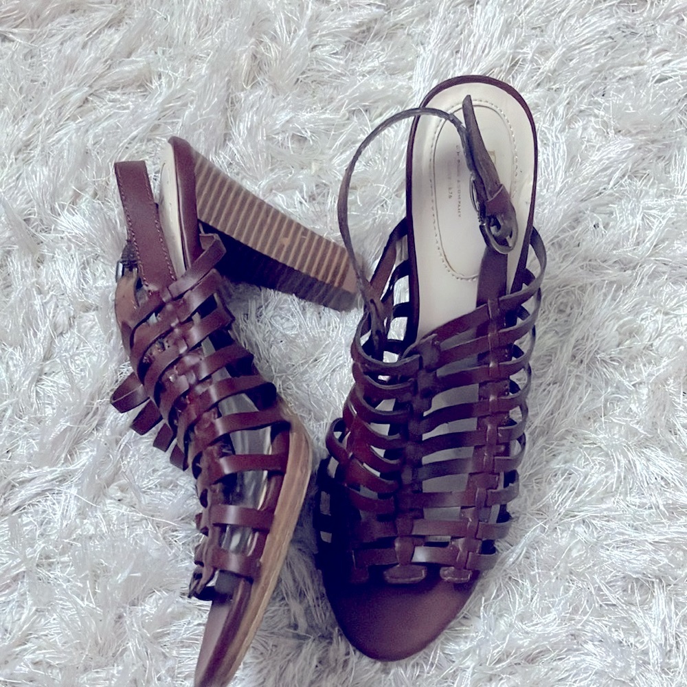 Bass brown woven huarache heeled sandals vegan EUC size 9